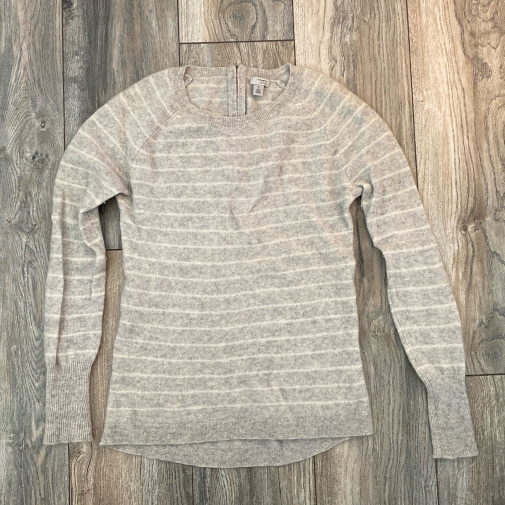 Halogen cashmere grey and cream lightweight sweater